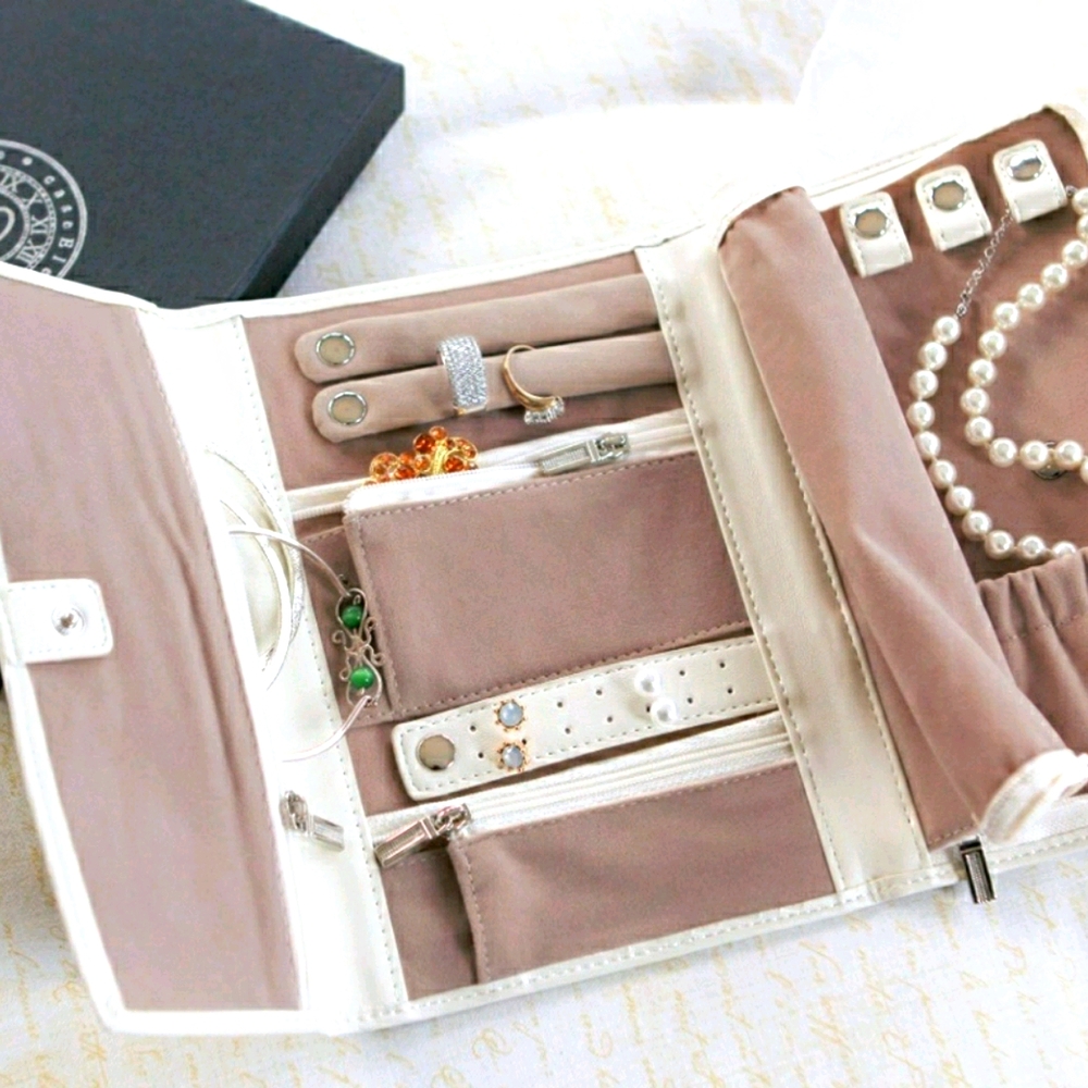 Gorgeous Vegan Leather Travel Jewelry Case 🌺SALE